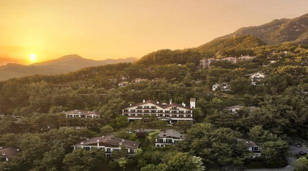 Club Es Jecheon Resort Chech'ŏn Exterior foto