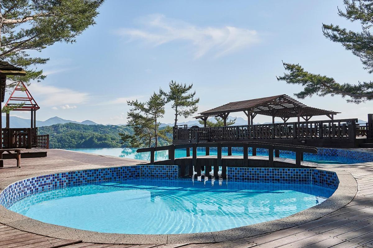 Club Es Jecheon Resort Chech'ŏn Exterior foto
